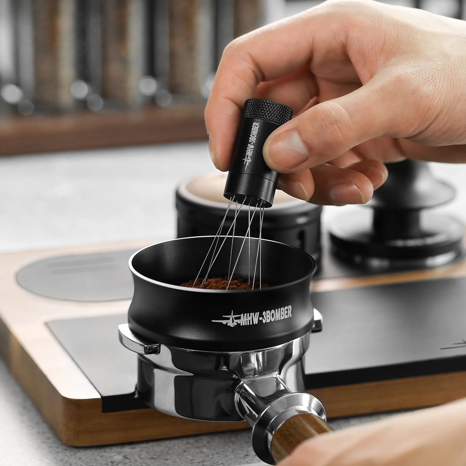 MHW-3BOMBER 58MM Magnetic Dosing Funnel with 10 Magnets Espresso Dosing Ring Fit 58mm Portafilter Chic Home Barista Accessories