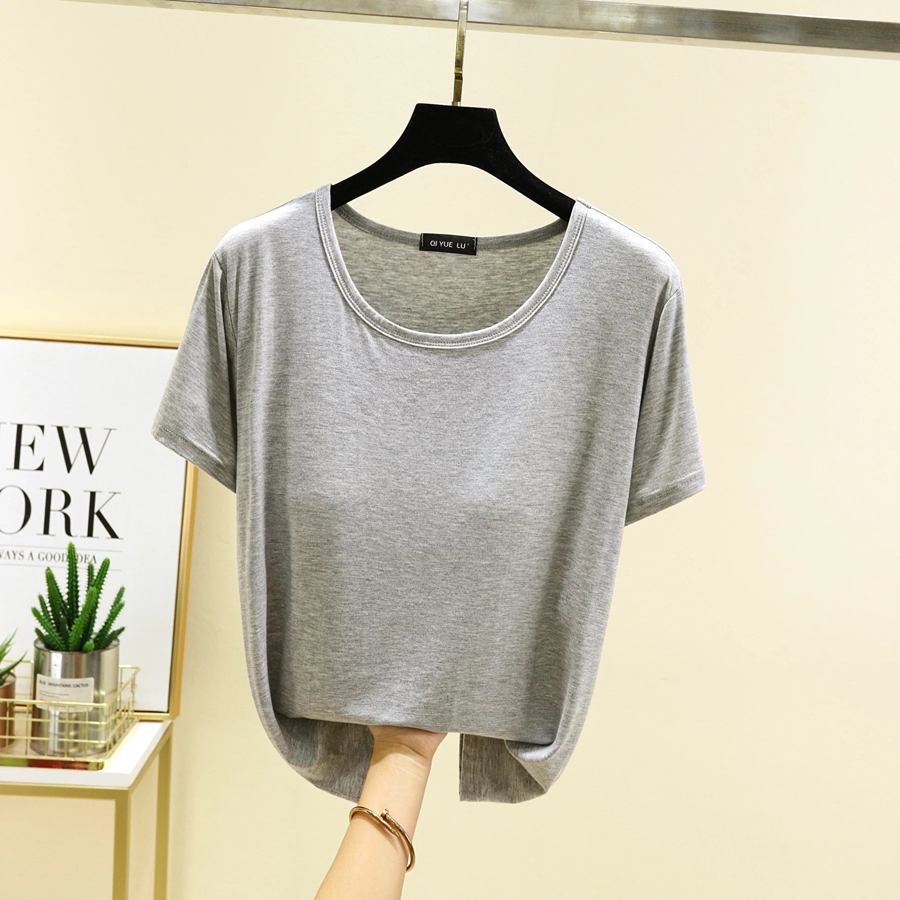 Loose Modal T-irt Women's Spring Summer round Ne ort Sve Built-in Bra Pad Top Size Large Casual Sle Base irt