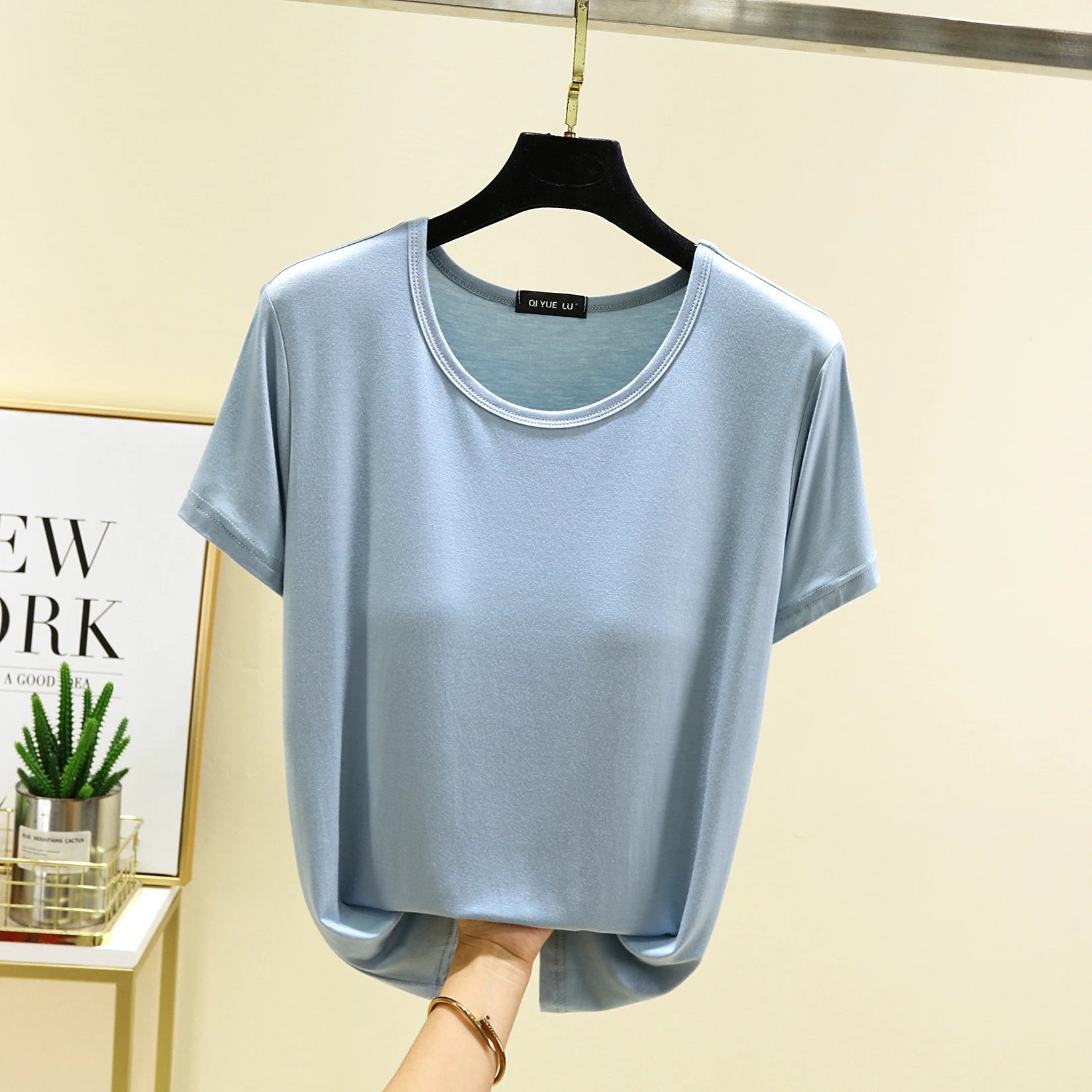 Loose Modal T-irt Women's Spring Summer round Ne ort Sve Built-in Bra Pad Top Size Large Casual Sle Base irt